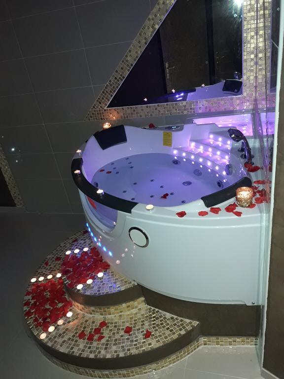 Le Love Spa Lyon Exterior foto